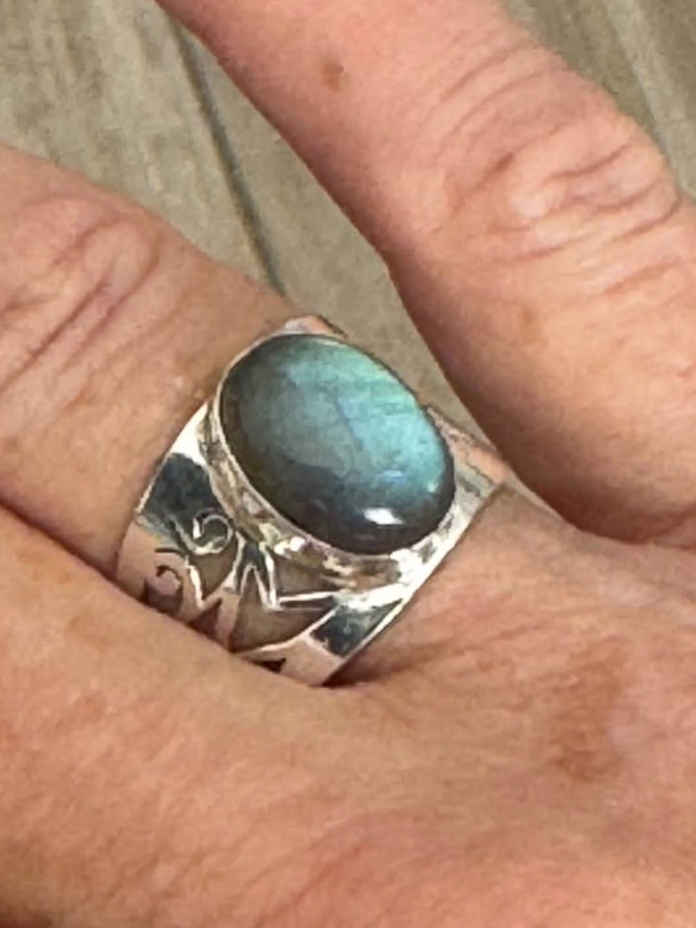 Sterling Silver Labradorite Statement Ring - Blue-Green Oval Stone